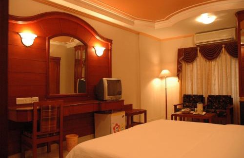 Thanjavur Hotel | Hotel Gnanam
