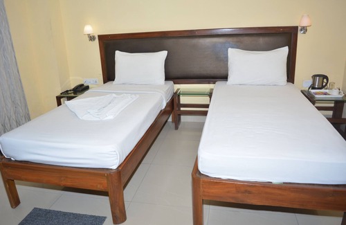 Bhadrak Hotel | Hotel Golden Anchor Dhamara