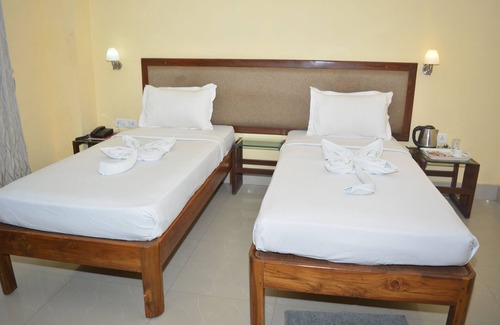 Bhadrak Hotel | Hotel Golden Anchor Dhamara