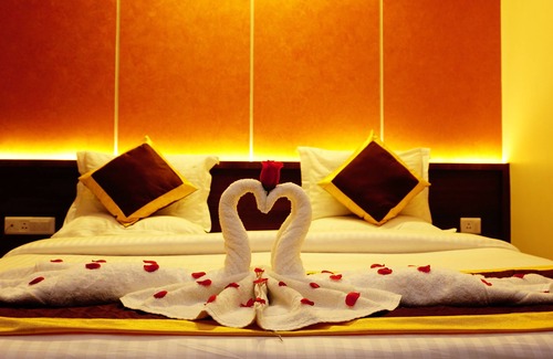 Deoria Hotel | Hotel Golden Laurel Inn