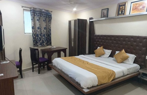 Lakdi Ka Pul Hotel | Hotel Golden Meredian
