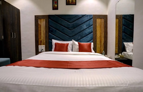 Girgaon Hotel | Hotel Golden Palace Residency