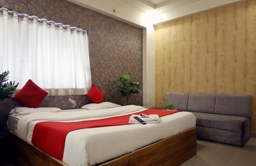 Ahmedabad Hotel | Hotel Goverdhan Palace Bapunagar