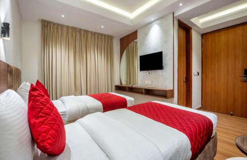 Karol Bagh Hotel | Hotel Grand Aavaas- Traveller's Choice Award Winner 2025