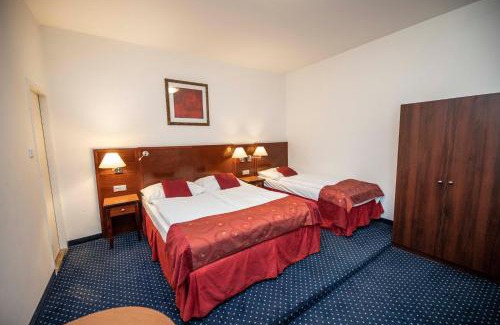 Revnice Hotel | Hotel Grand
