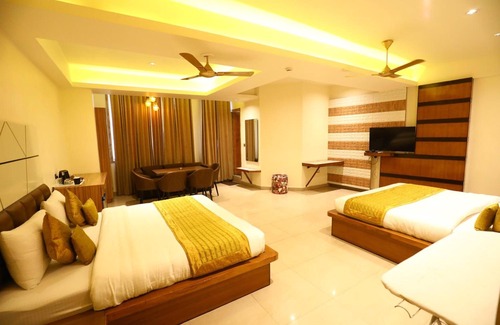 Lansdowne Hotel | Hotel Grand Kailash
