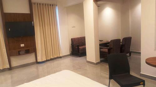 Kolegaon Hotel | HOTEL GRAND RESIDENCY