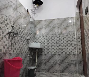 Barkot Hotel | Hotel Grand View