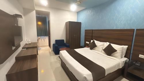 Anand Hotel | Hotel Green Woodd