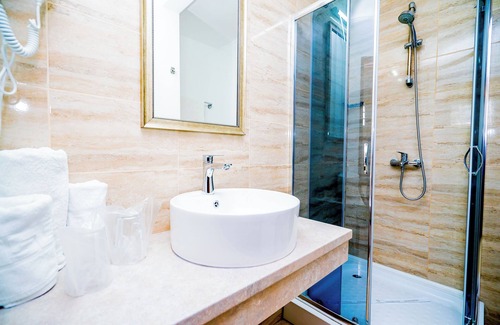 Constanta Hotel | Hotel Guci