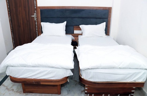 Paharganj Hotel | Hotel Gush New Delhi Railway Station