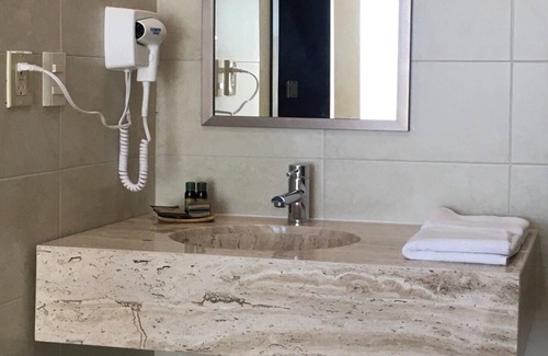 Ricardo Flores Magon Hotel | Hotel Harbour Inn Veracruz