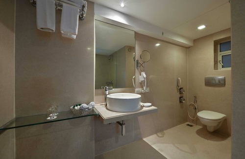 Prabhadevi Hotel | Hotel Heritage formerly known as Comfort Inn Heritage
