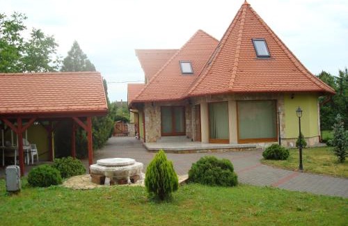 Kapolnasnyek Hotel | Hotel Holdfény