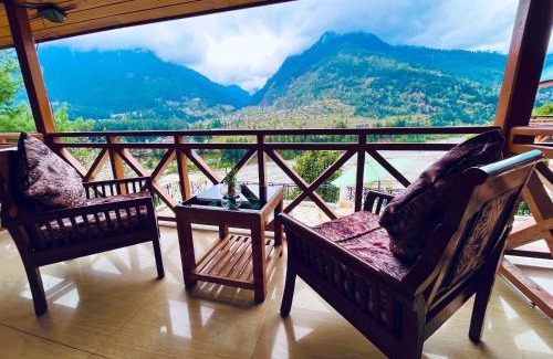 Raiganj Hotel | Hotel Hollywood Manali - Scenic River & Mountain View With Premium Rooms Near Mall Road