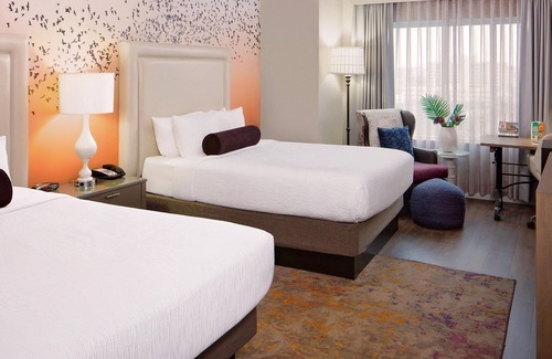 Red River Cultural District Hotel | Hotel Indigo Austin Downtown - University by IHG