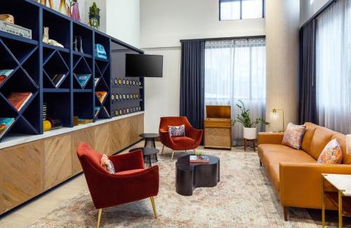 Red River Cultural District Hotel | Hotel Indigo Austin Downtown - University by IHG