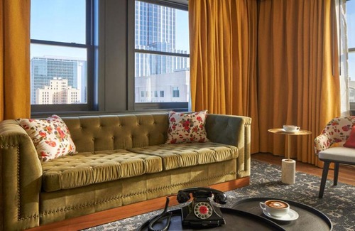 Downtown Northeast Hotel | Hotel Indigo - Omaha Downtown by IHG