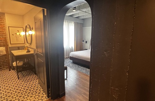 Downtown Northeast Hotel | Hotel Indigo Omaha Downtown by IHG