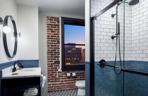 Downtown Northeast Hotel | Hotel Indigo Omaha Downtown by IHG