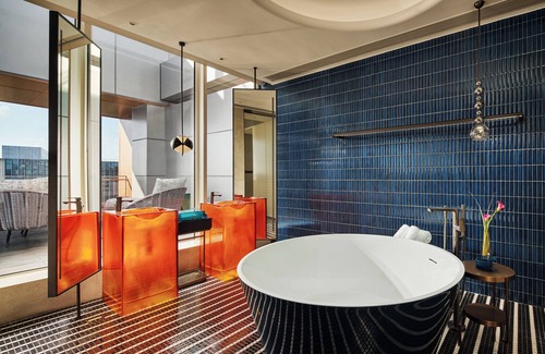 Pudong Hotel | Hotel Indigo Shanghai Harbour City By Ihg