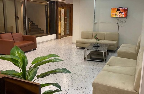 Udhna Hotel | Hotel Infini Palace