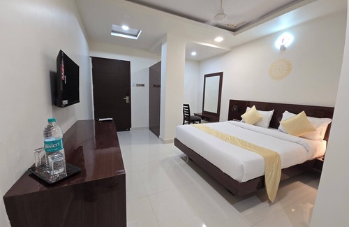 Vijayapura Hotel | Hotel Itagi Square