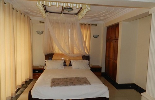 Kampala Hotel | HOTEL J-FRIGH - Makerere, Kampala
