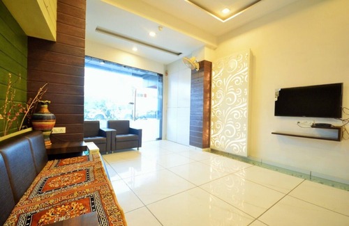 Paldi Hotel | Hotel Jasmine - Ahmadabad