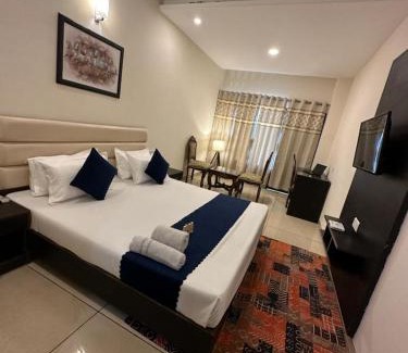 Muzaffarpur Hotel | Hotel JB Residency Zirakpur Chandigarh # Parking # Lift # Large Rooms # Property of the Year