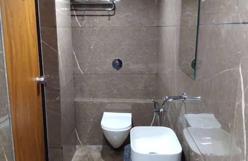 Navrangpura Hotel | Hotel just inn