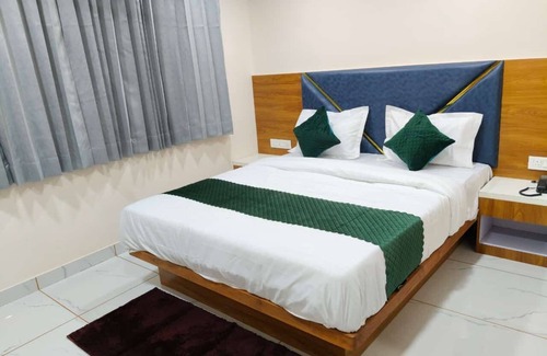 Navrangpura Hotel | Hotel just inn