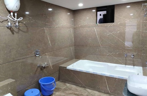 Navrangpura Hotel | Hotel just inn