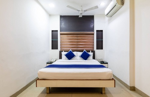 South Tukoganj Hotel | HOTEL KALINGA