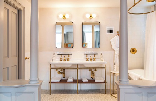 Kingston Stockade District Hotel | Hotel Kinsley