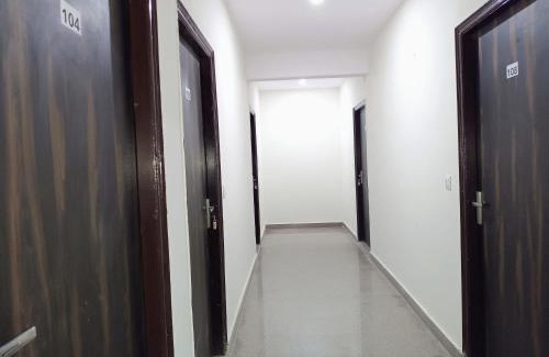Dwarka Hotel | Hotel Krishna Tower