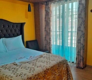Amarilis Hotel | HOTEL LA BELLA Y EL LEON