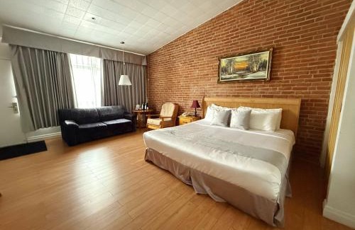Baie Comeau Hotel | Hotel La Caravelle