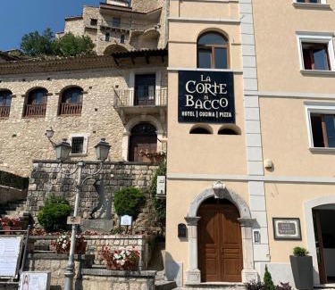 Cusano Mutri Hotel | Hotel La Corte di Bacco