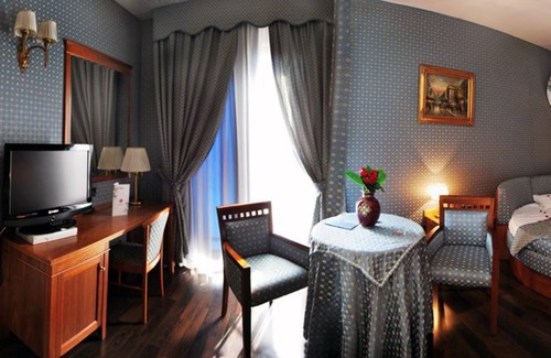 Giugliano in Campania Hotel | Hotel La Fayette