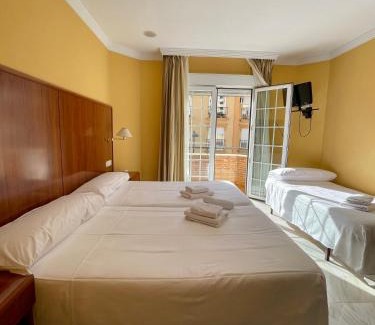 Cenes de la Vega Hotel | HOTEL LA FONDA DE DON GONZALO