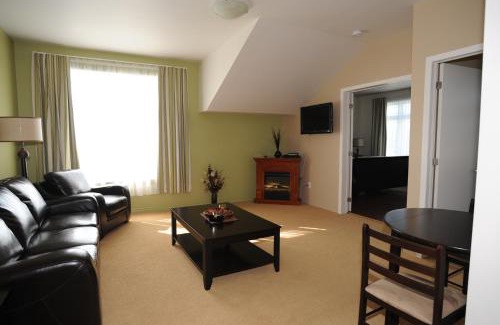 Saint-Jean-de-Matha Hotel | Hotel La Porte de la Matawinie -Hôtel Matha
