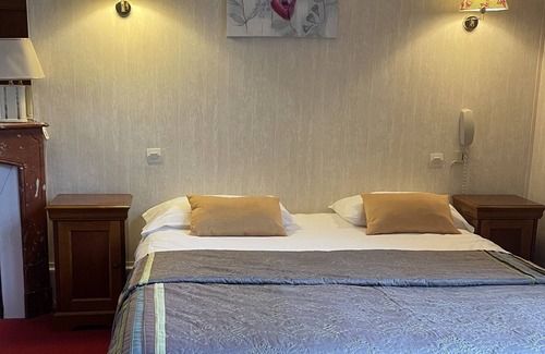 Gien Hotel | HOTEL LA POULARDE