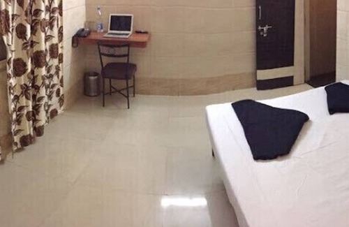 Gandhi Nagar Cabin | Hotel Lalitha Comfort