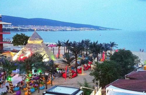 Chaika Hotel | Hotel Largo Beach