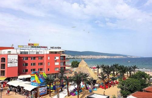 Chaika Hotel | Hotel Largo Beach