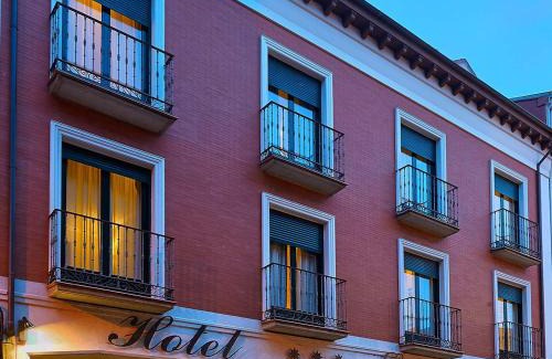 Penaranda de Bracamonte Hotel | Hotel Las Cabañas