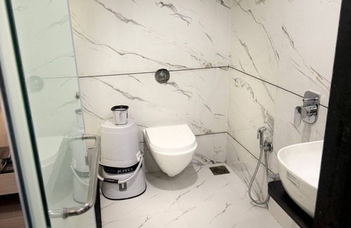 Thaltej Hotel | Hotel Laxus