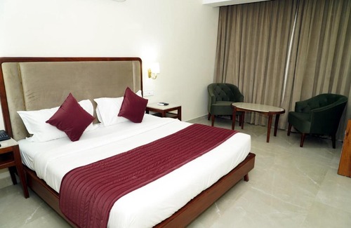 Sector 35 Bed & Breakfast | Hotel Le Crown