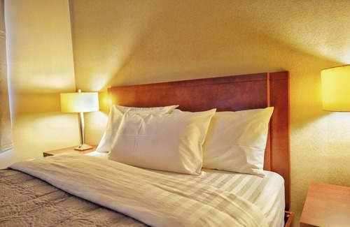 Saint Basile le Grand Hotel | Hotel Le Mirage